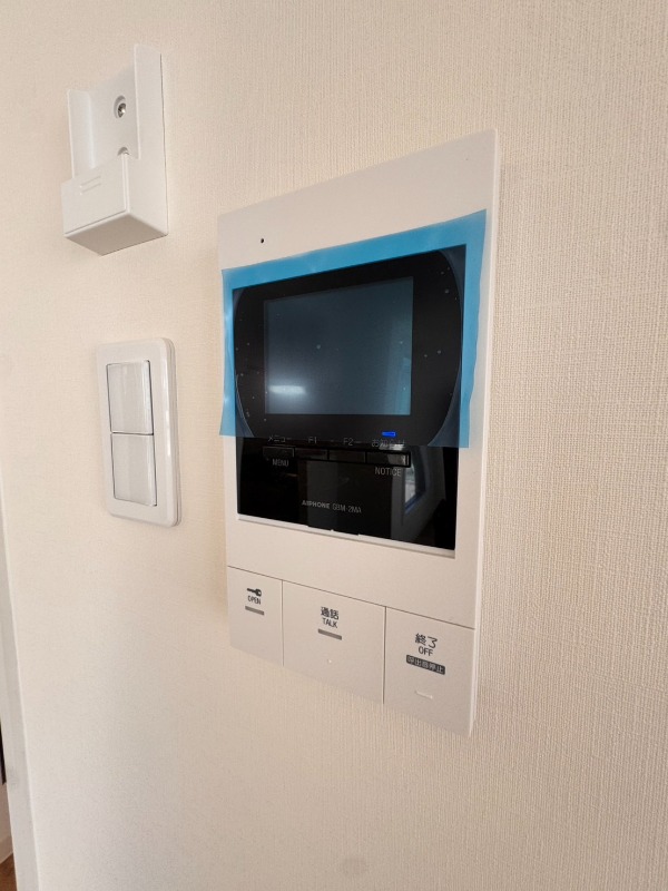 セキュリティ　モニター付きインターホン♪