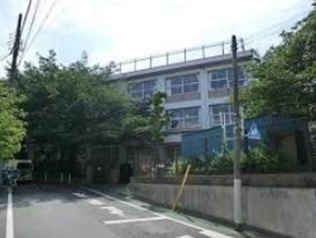 小学校　大田区立松仙小学校（小学校）まで422m