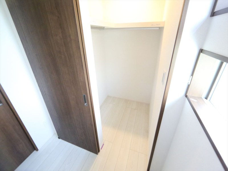 収納　ウォークインクローゼット（収納充実してます）　同仕様写真