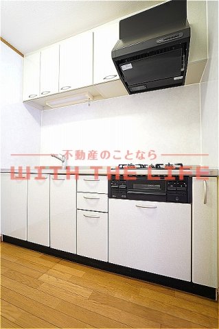 キッチン　コンパクトなキッチンで掃除もラクラク