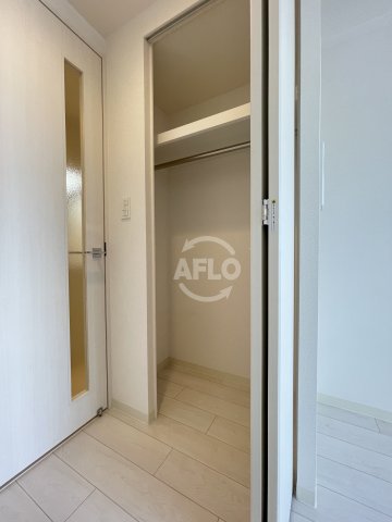 収納　アドバンス大阪セレーノ　クローゼット