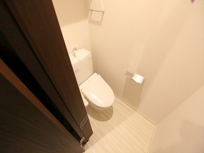 トイレ　温水洗浄暖房便座付トイレ　同仕様写真