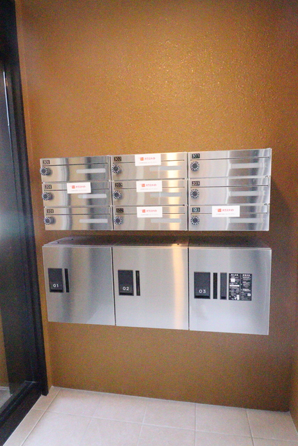 エントランス　宅配ボックスあり