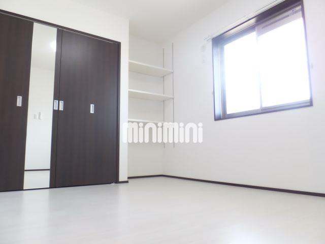 居室・リビング　北側洋間です