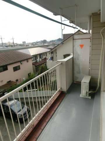 バルコニー　南向きバルコニー・日当り良好。 （※参考写真）