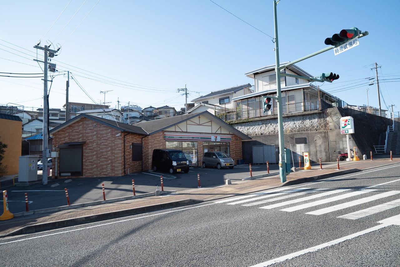 コンビニ　セブンイレブン長崎上小島5丁目店（コンビニ）まで421m