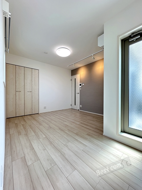 居室・リビング　照明付きです♪