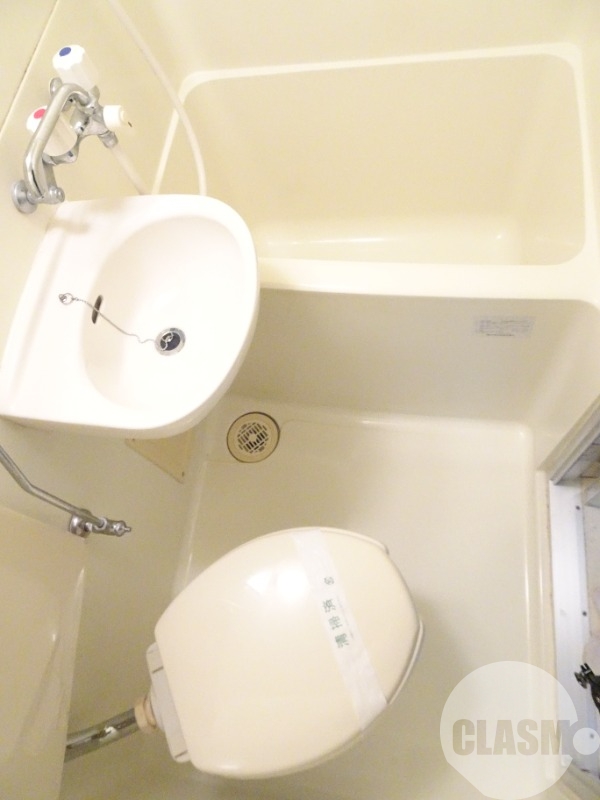 バス・シャワールーム　キレイにリフォームされています♪