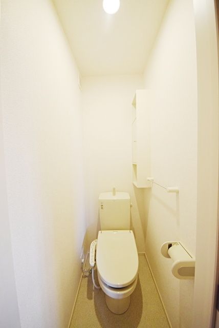 トイレ　※別号室参考写真です