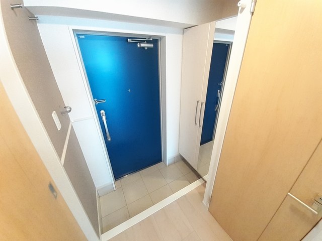 玄関　※類似物件の写真となります。現状優先。