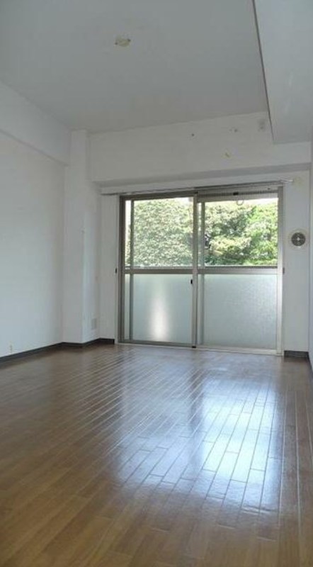 居室・リビング　綺麗な室内です♪【ラフィーネ港北】