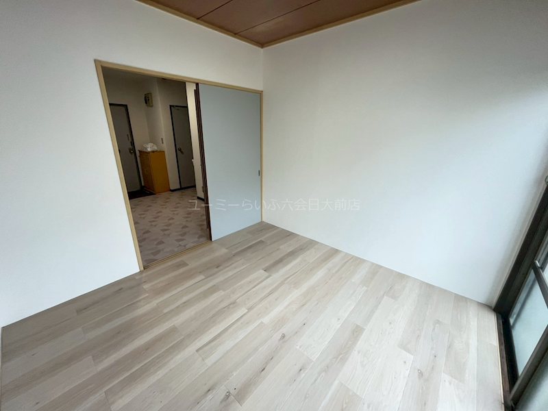 居室・リビング　洋室にエアコン設置します！