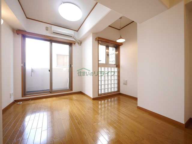 居室・リビング　同タイプ別部屋参考写真となります。