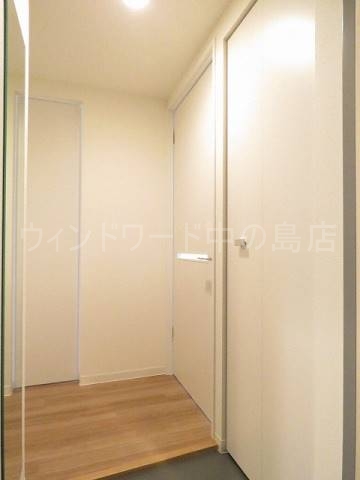 玄関　詳細は、ウィンドワード中の島までご相談下さい。