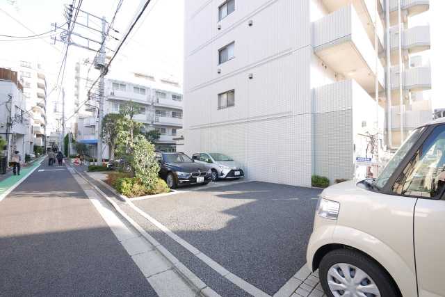 駐車場　プライムアーバン千駄木