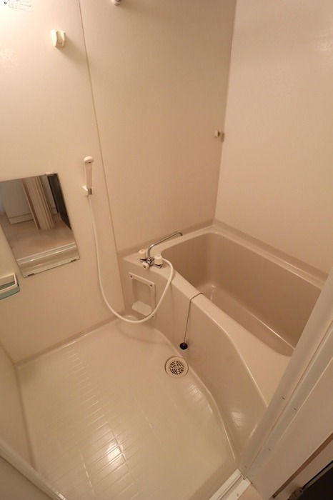 バス・シャワールーム　浴室乾燥付きです。