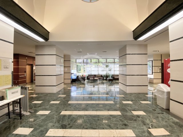 ロビー　ロイヤルパークスなんば　ロビー