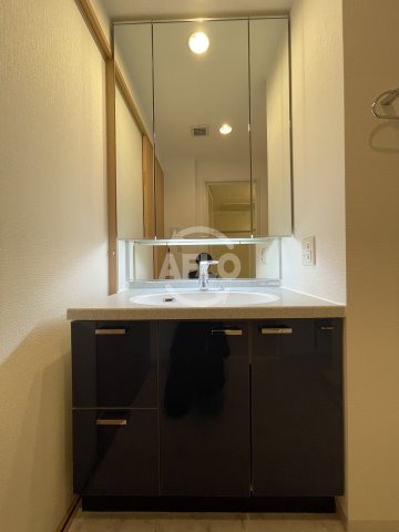 洗面設備　ロイヤルパークスなんば　独立洗面台