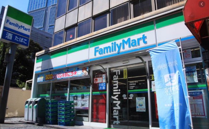 コンビニ　ファミリーマート 文京白山駅前店（コンビニ）まで223m