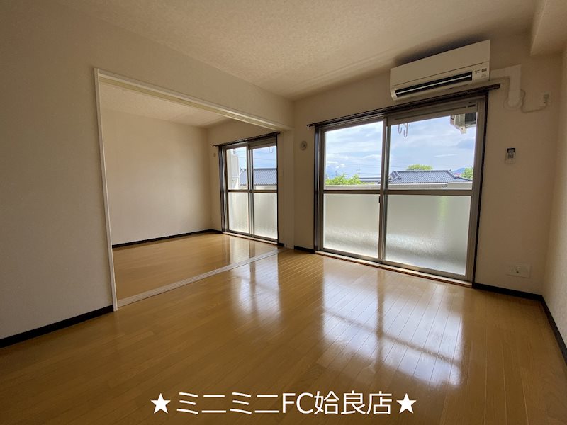 居室・リビング　反転タイプ