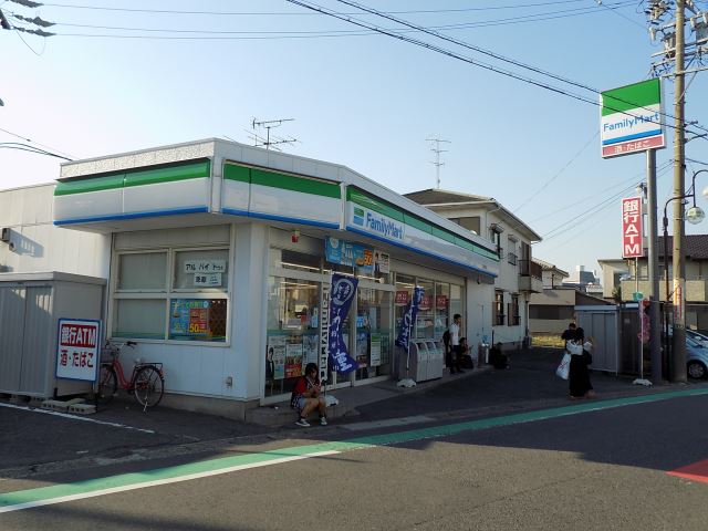 コンビニ　ファミリーマート　弥富駅前店（コンビニ）まで520m