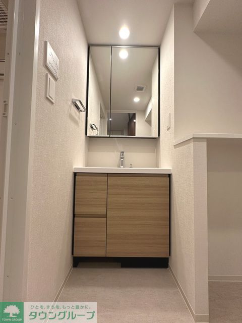 洗面設備　※写真は同タイプ住戸です。