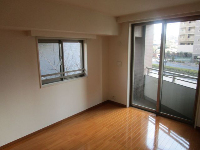 バルコニー　お洗濯にも便利なバルコニー付き