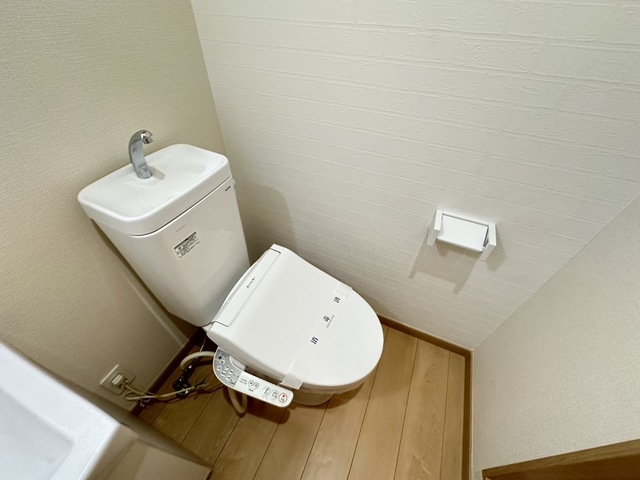 トイレ　同施工会社参考写真です