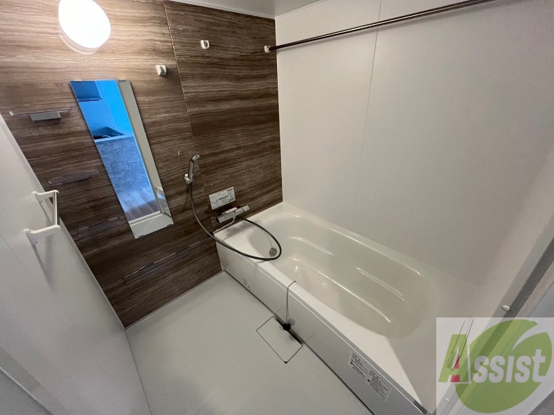 バス・シャワールーム　お風呂になります。一日の疲れを癒してくださいね。