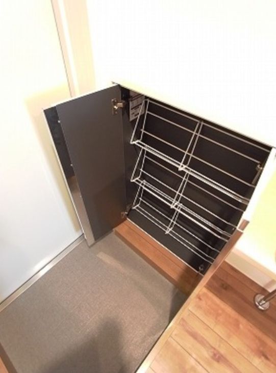 玄関　弊社は都内全域の物件をご紹介可能です！