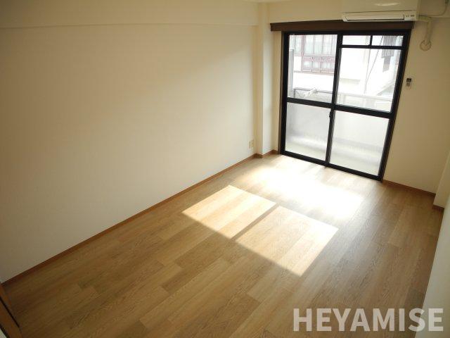 居室・リビング　※反転間取りの別のお部屋の写真です※