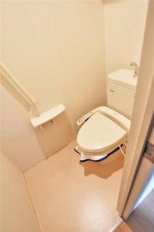 トイレ　同施工業者、別物件、類似間取りのイメージ写真です