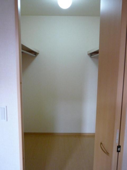 収納　ウォークインクローゼット