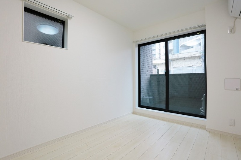 居室・リビング　明るい陽光が差し込みます