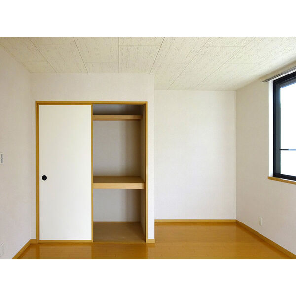 収納　室内写真は別部屋の写真です。