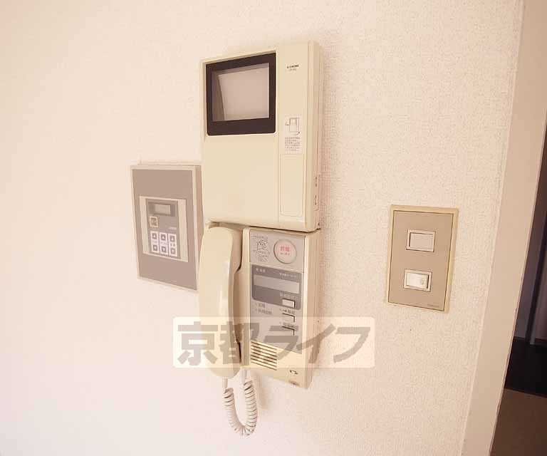 セキュリティ　ＴＶモニターホン付きで安心ですね。