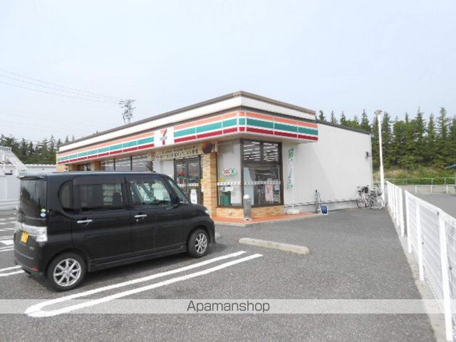 コンビニ　セブンイレブン（コンビニ）まで713m
