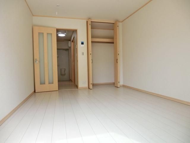 居室・リビング　広々８帖フローリング洋室