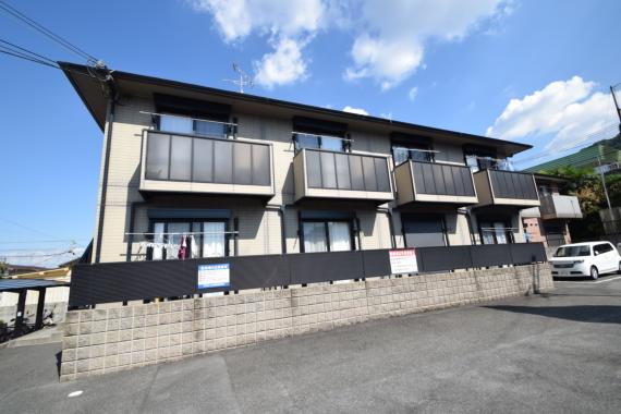 建物外観　存在感のある外観ですね。