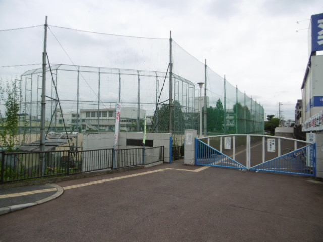 高校・高専　大阪府立枚岡樟風高等学校（高校・高専）まで1547m