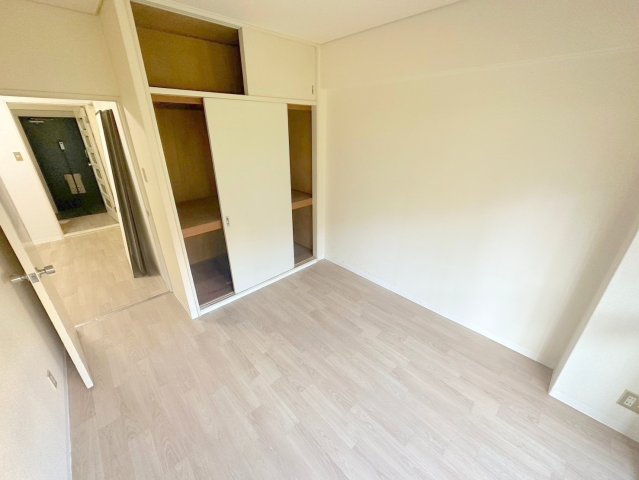 その他部屋・スペース　ゆとりのあるベッドルームで快適な睡眠をとってくださいね。