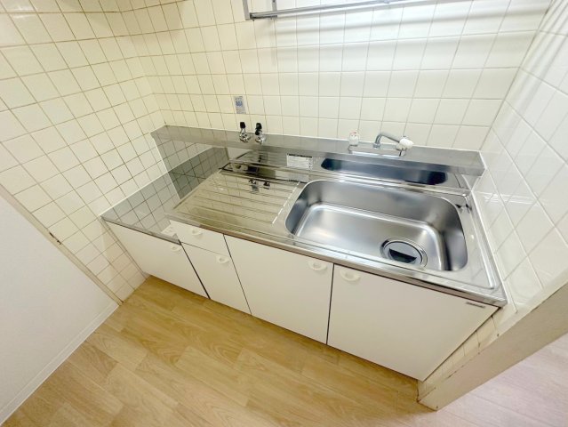 キッチン　あなたの好みに合わせたコンロを置いてくださいね。