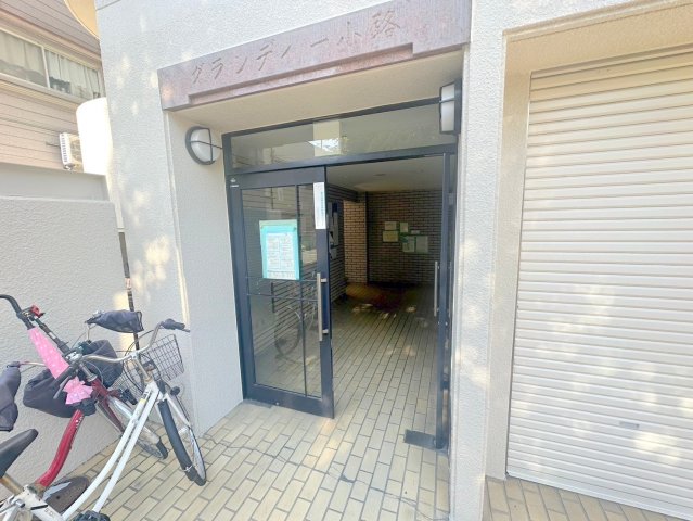 エントランス　綺麗なエントランスです。