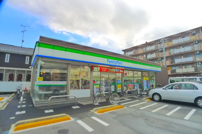 コンビニ　ファミリーマート千葉浜野中央店（コンビニ）まで358m