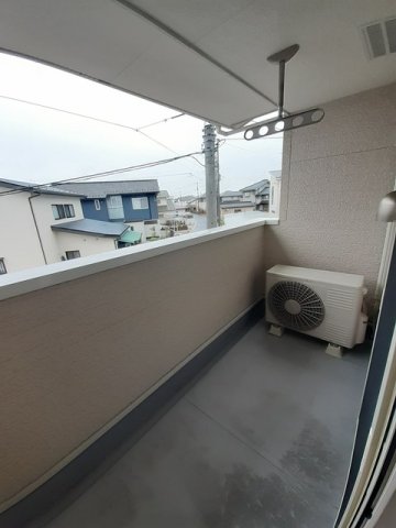 バルコニー　暖かな日差しのふりそそぐバルコニー