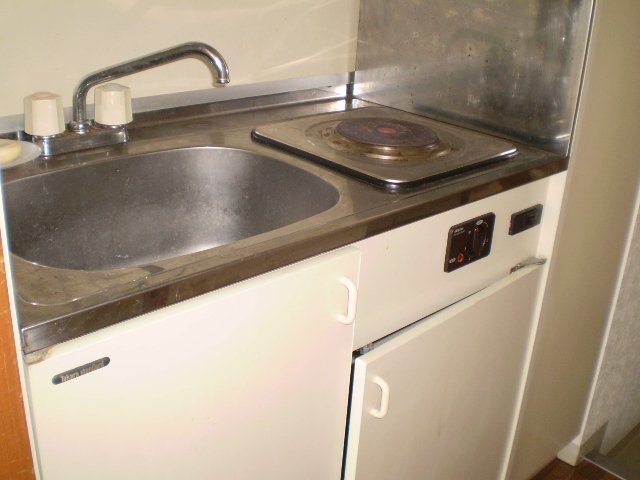 キッチン　同物件別号室のものです。