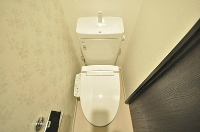 トイレ　温水洗浄便座