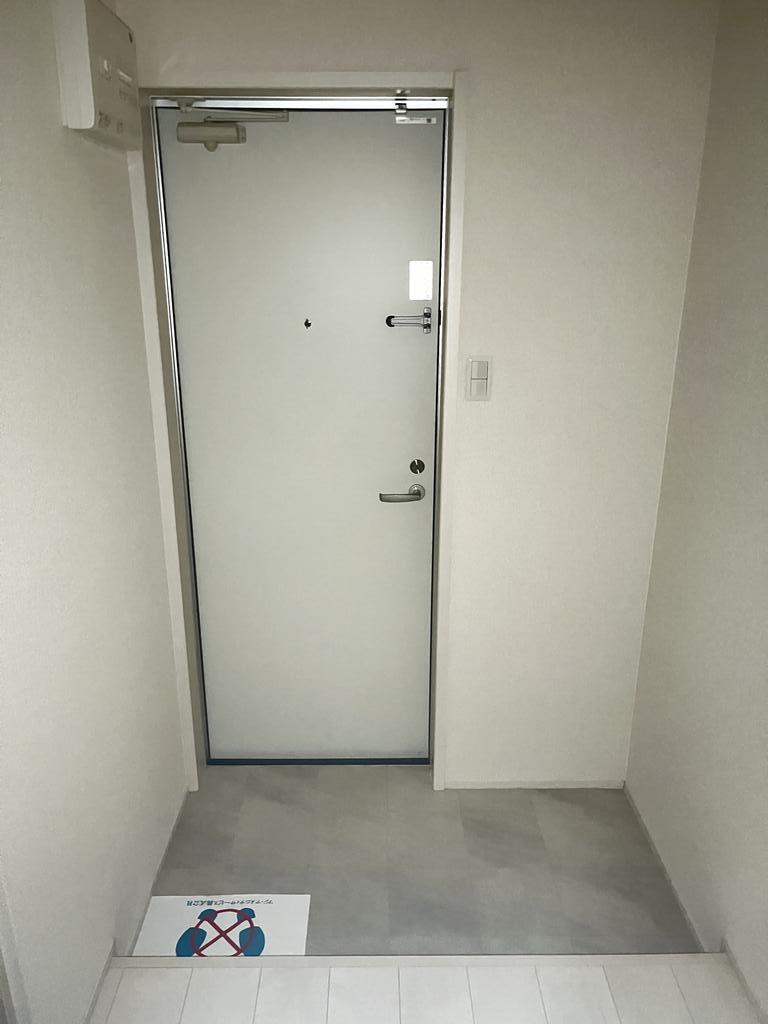 玄関　同タイプ同モデルを使用