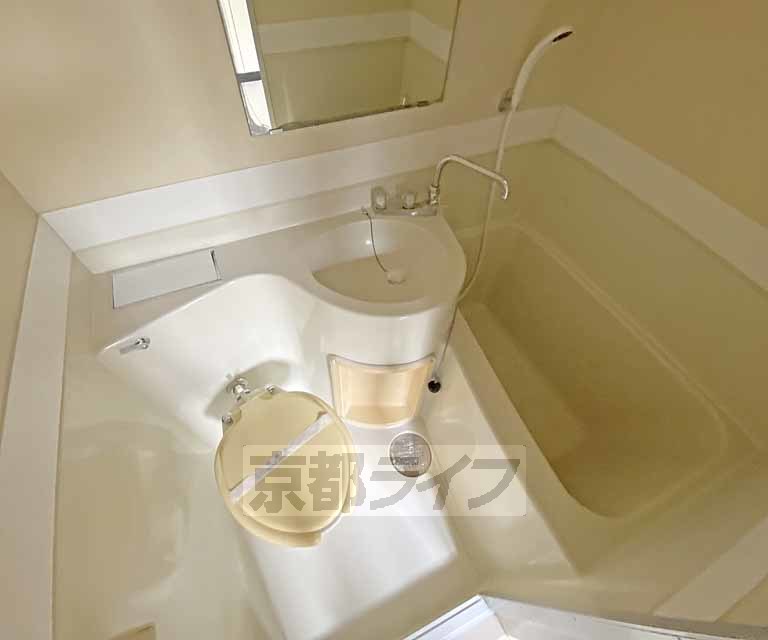 バス・シャワールーム　３点ユニットバスです。