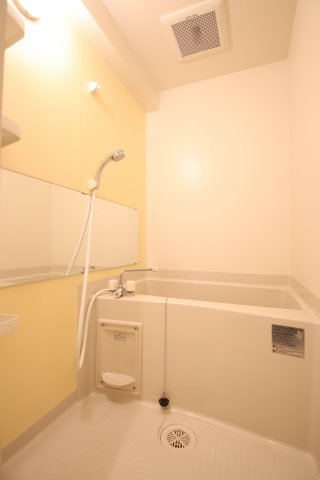 バス・シャワールーム　ゆったり過ごせるお風呂です